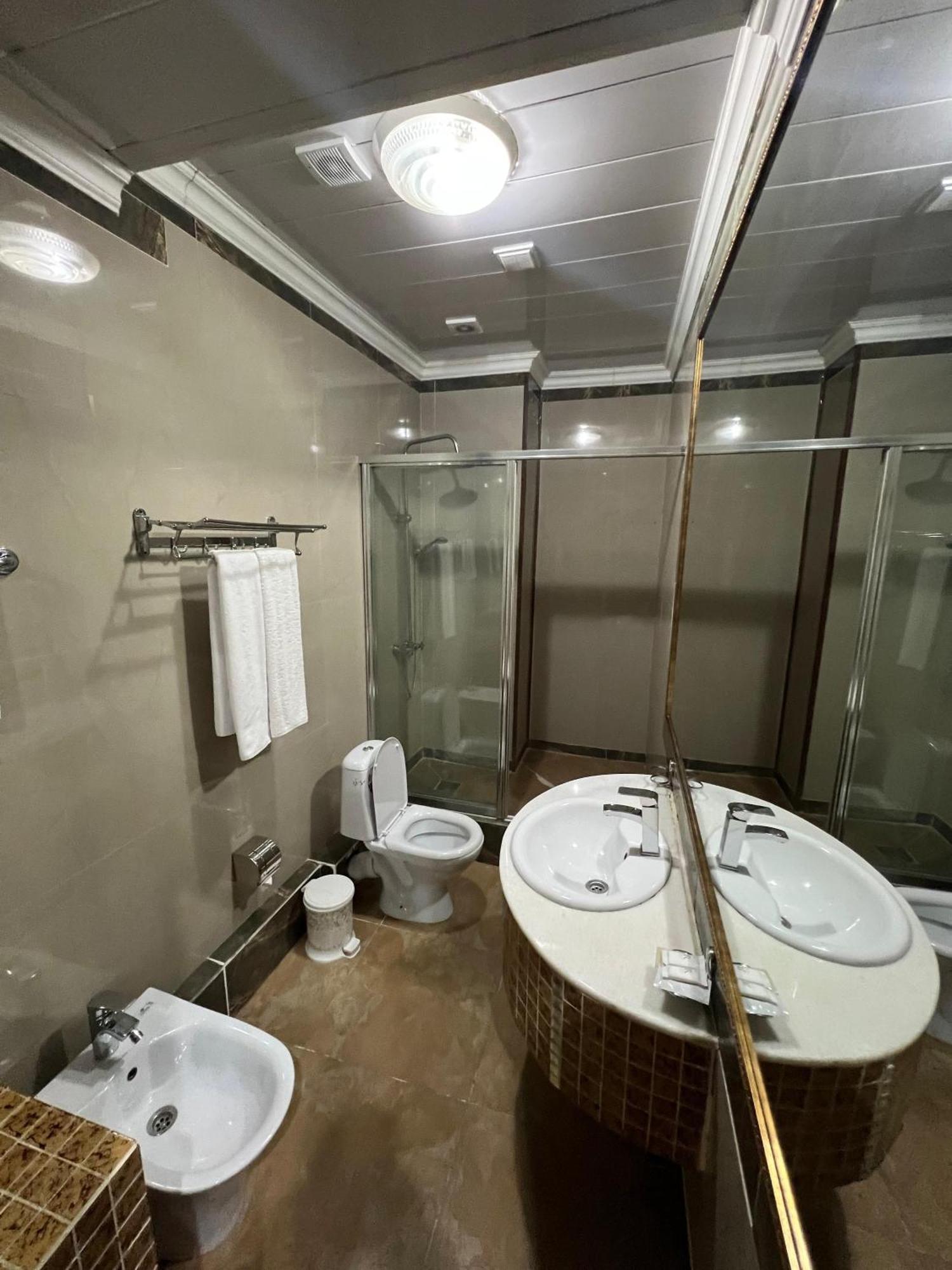 Sary Arka Hotel Shymkent Ruang foto