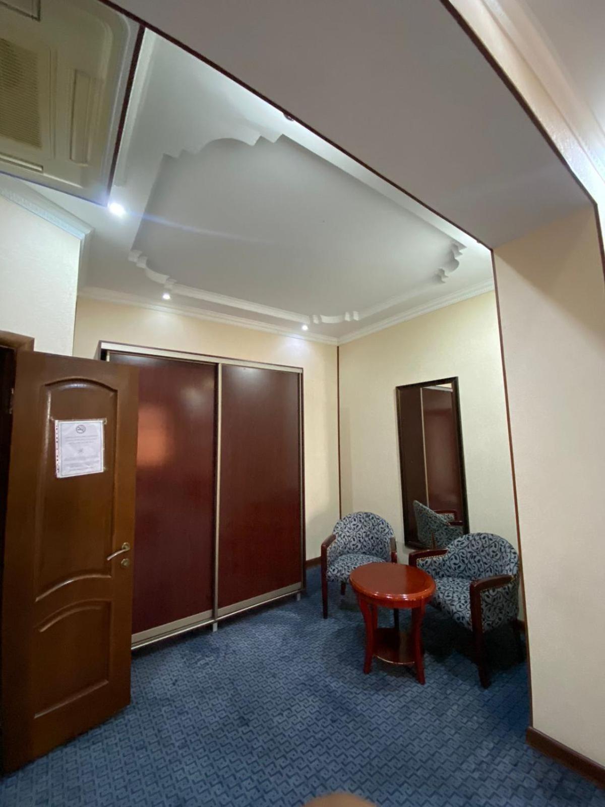 Sary Arka Hotel Shymkent Bagian luar foto